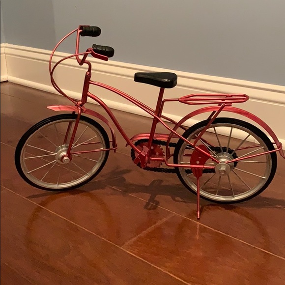 Other - Adorable pink bicycle decoration